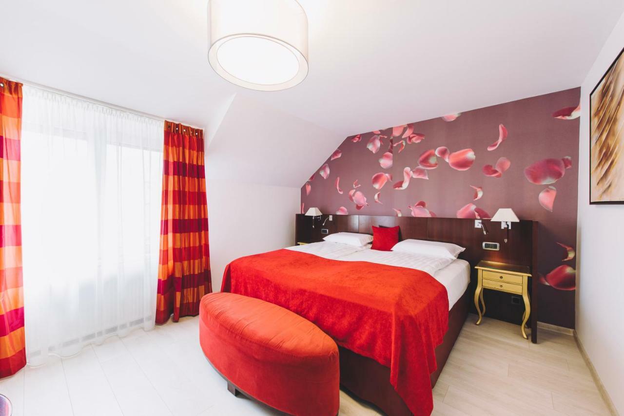 Hotel Derby AH Alba Iulia Zimmer foto